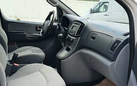 Hyundai H-1 II рестайлинг, 2019 год, 2 880 000 рублей, 8 фотография