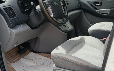 Hyundai H-1 II рестайлинг, 2019 год, 2 880 000 рублей, 11 фотография
