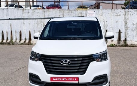 Hyundai H-1 II рестайлинг, 2019 год, 2 880 000 рублей, 2 фотография