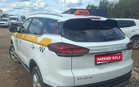 Geely Atlas, 2023 год, 1 356 000 рублей, 3 фотография