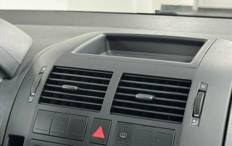 Volkswagen Polo IV рестайлинг, 2004 год, 299 000 рублей, 12 фотография