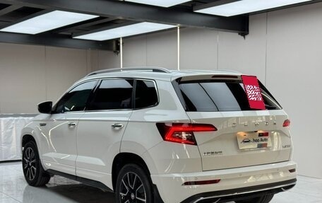 Skoda Karoq I, 2022 год, 1 780 000 рублей, 6 фотография