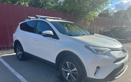 Toyota RAV4, 2017 год, 2 100 000 рублей, 3 фотография
