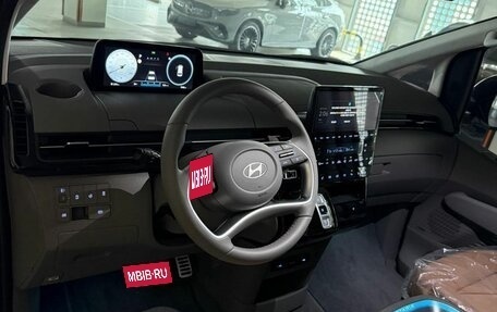 Hyundai Staria, 2025 год, 9 990 000 рублей, 4 фотография