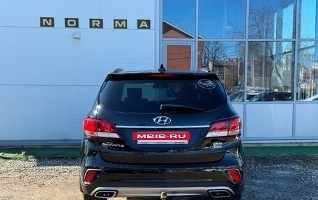 Hyundai Santa Fe III рестайлинг, 2018 год, 2 450 000 рублей, 5 фотография