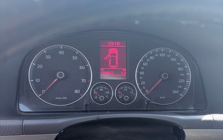 Volkswagen Touran III, 2008 год, 650 000 рублей, 11 фотография