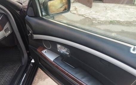 BMW 7 серия, 2006 год, 1 050 000 рублей, 18 фотография