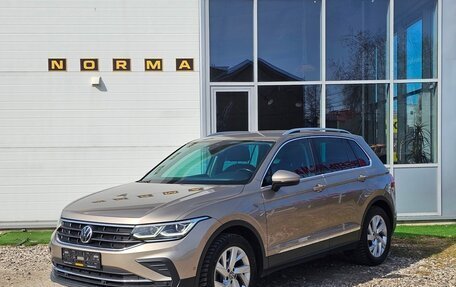 Volkswagen Tiguan II, 2021 год, 3 350 000 рублей, 3 фотография