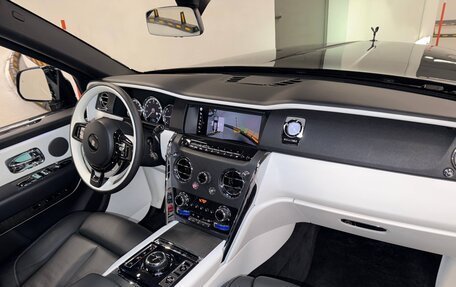 Rolls-Royce Cullinan, 2020 год, 25 500 000 рублей, 13 фотография