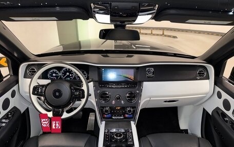 Rolls-Royce Cullinan, 2020 год, 25 500 000 рублей, 11 фотография