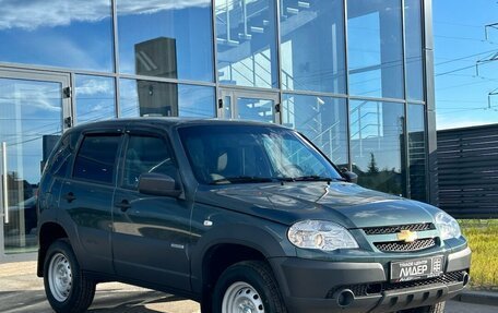 Chevrolet Niva I рестайлинг, 2017 год, 850 000 рублей, 3 фотография