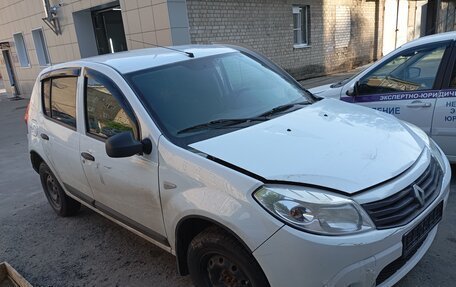 Renault Sandero I, 2013 год, 220 000 рублей, 2 фотография