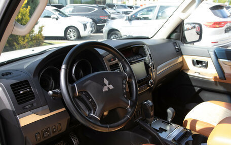Mitsubishi Pajero IV, 2014 год, 2 748 000 рублей, 11 фотография