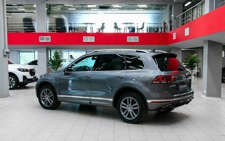 Volkswagen Touareg III, 2017 год, 2 650 000 рублей, 4 фотография