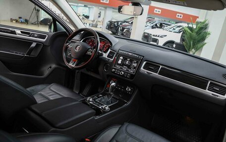 Volkswagen Touareg III, 2017 год, 2 650 000 рублей, 11 фотография