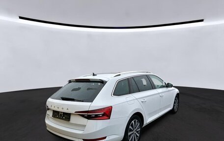 Skoda Superb III рестайлинг, 2023 год, 2 375 000 рублей, 2 фотография