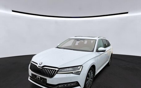 Skoda Superb III рестайлинг, 2023 год, 2 375 000 рублей, 3 фотография