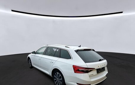 Skoda Superb III рестайлинг, 2023 год, 2 375 000 рублей, 4 фотография