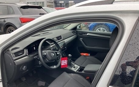 Skoda Superb III рестайлинг, 2023 год, 2 375 000 рублей, 5 фотография