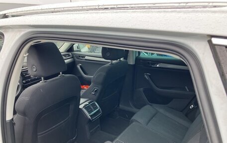 Skoda Superb III рестайлинг, 2023 год, 2 375 000 рублей, 10 фотография