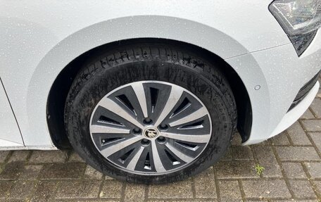 Skoda Superb III рестайлинг, 2023 год, 2 375 000 рублей, 15 фотография