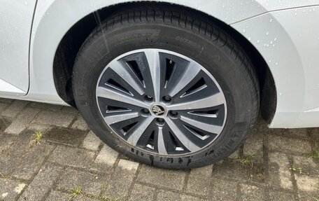 Skoda Superb III рестайлинг, 2023 год, 2 375 000 рублей, 16 фотография