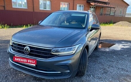 Volkswagen Tiguan II, 2022 год, 3 050 000 рублей, 2 фотография