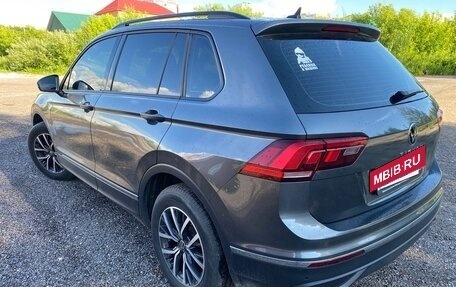 Volkswagen Tiguan II, 2022 год, 3 050 000 рублей, 4 фотография