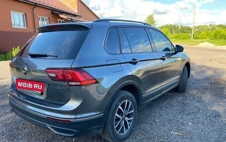 Volkswagen Tiguan II, 2022 год, 3 050 000 рублей, 3 фотография