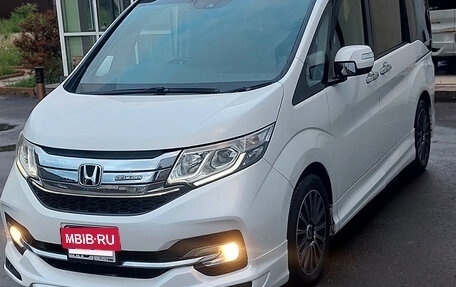 Honda Stepwgn IV, 2015 год, 1 680 000 рублей, 2 фотография