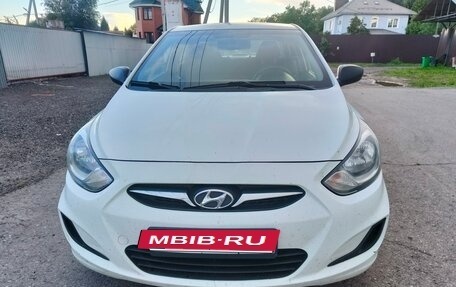 Hyundai Solaris II рестайлинг, 2014 год, 800 000 рублей, 2 фотография