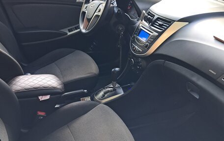 Hyundai Solaris II рестайлинг, 2014 год, 825 000 рублей, 5 фотография