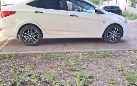 Hyundai Solaris II рестайлинг, 2014 год, 825 000 рублей, 4 фотография