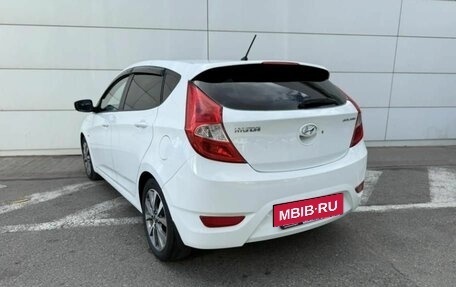 Hyundai Solaris II рестайлинг, 2011 год, 890 000 рублей, 10 фотография