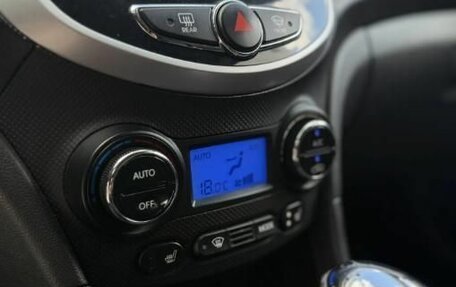 Hyundai Solaris II рестайлинг, 2011 год, 890 000 рублей, 16 фотография