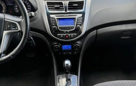 Hyundai Solaris II рестайлинг, 2011 год, 890 000 рублей, 17 фотография