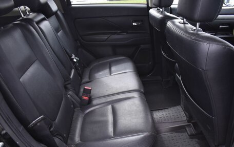 Mitsubishi Outlander III рестайлинг 3, 2014 год, 1 285 000 рублей, 11 фотография