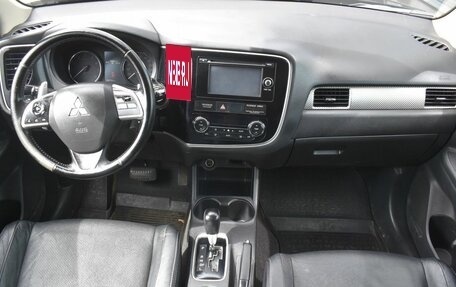 Mitsubishi Outlander III рестайлинг 3, 2014 год, 1 285 000 рублей, 12 фотография