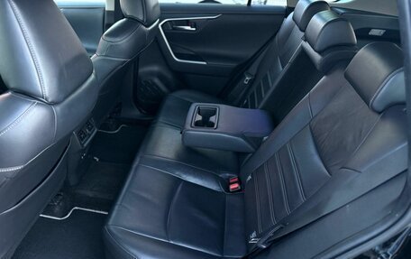 Toyota RAV4, 2019 год, 3 549 000 рублей, 9 фотография