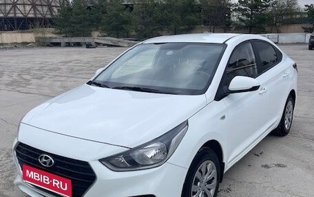 Hyundai Solaris II рестайлинг, 2019 год, 1 300 000 рублей, 1 фотография