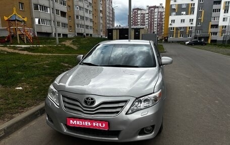 Toyota Camry, 2011 год, 1 100 000 рублей, 1 фотография