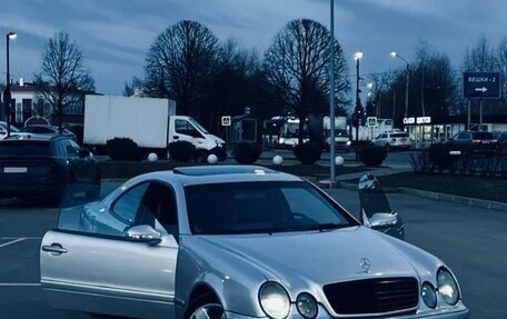 Mercedes-Benz CLK-Класс, 2000 год, 450 000 рублей, 1 фотография