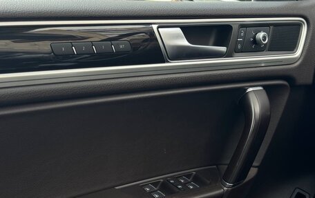 Volkswagen Touareg III, 2015 год, 2 820 000 рублей, 13 фотография