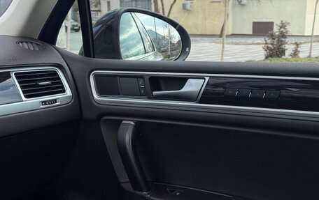 Volkswagen Touareg III, 2015 год, 2 820 000 рублей, 12 фотография