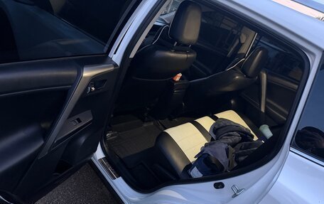 Toyota RAV4, 2013 год, 1 950 000 рублей, 6 фотография