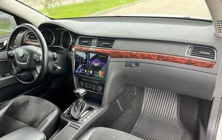Skoda Superb III рестайлинг, 2012 год, 1 300 000 рублей, 10 фотография