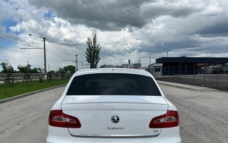 Skoda Superb III рестайлинг, 2012 год, 1 300 000 рублей, 4 фотография
