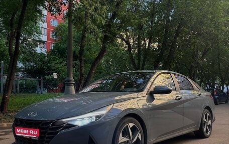 Hyundai Elantra, 2021 год, 2 100 000 рублей, 1 фотография