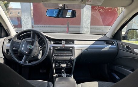 Skoda Superb III рестайлинг, 2012 год, 650 000 рублей, 10 фотография