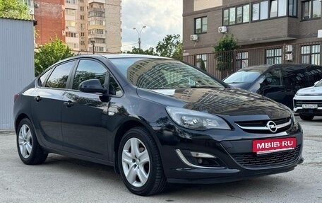 Opel Astra J, 2013 год, 880 000 рублей, 6 фотография